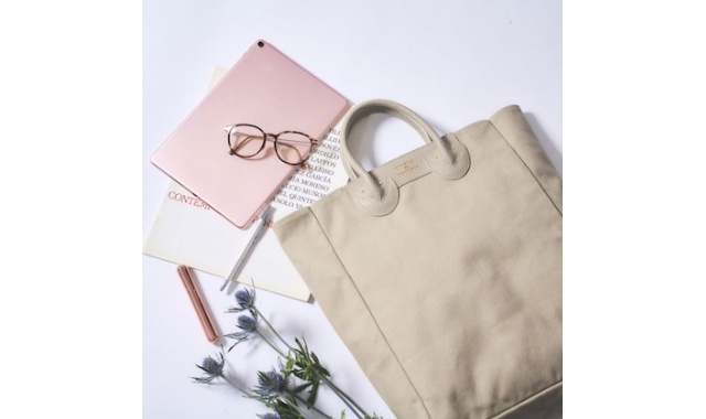 YOUNG  OLSEN The DRYGOODS STORE PACKABLE BAG BOOK BEIGE SPECIAL PACKAGE  ver. ＜宝島チャンネル限定＞ | 付録ネット [発売日カレンダー]