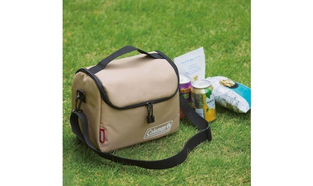 Alpen Outdoors 外の熱から守る！多機能レジャーバッグBOOK feat. Coleman Special Package SAND BEIGE ＜セブン限定＞