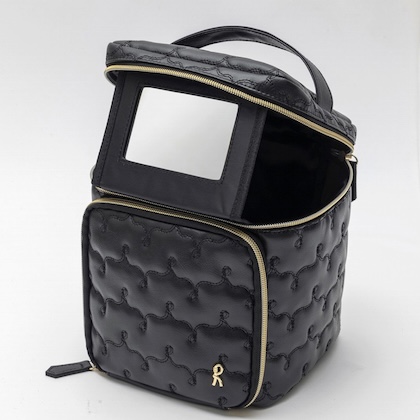 Roberta di Camerino キルティング ドレッサーポーチBOOK