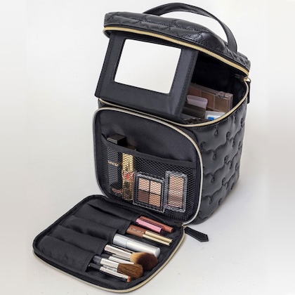 Roberta di Camerino キルティング ドレッサーポーチBOOK