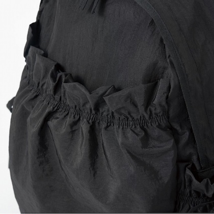 SISTER AUDREY 超軽量! 大人かわいいフリルギャザーリュックBOOK [color:black]