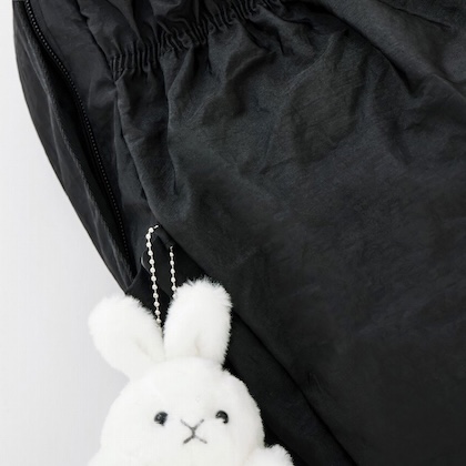 SISTER AUDREY 超軽量! 大人かわいいフリルギャザーリュックBOOK [color:black]