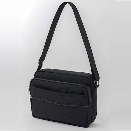 FUNZIONALE 収納しやすさを考えた9ポケットショルダーバッグ