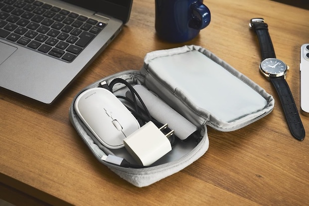 初代「プレイステーション」モチーフの収納ケース＆ロゴバッグ