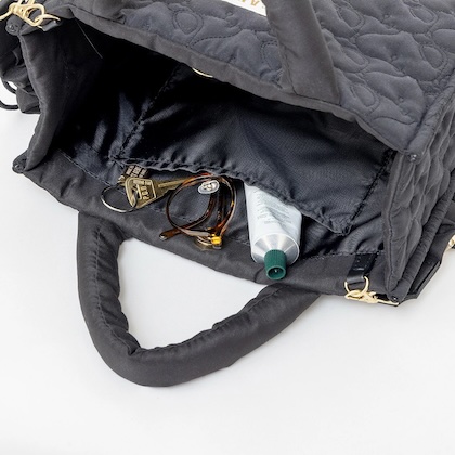 SNOOPY 2WAY QUILTING BAG スヌーピーがいっぱい！ 軽量キルティングバッグ