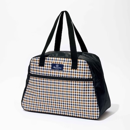 GLOW (グロー) 2026年 3月号 雑誌 付録 [Aquascutum (アクアスキュータム) 大容量ボストンバッグ]