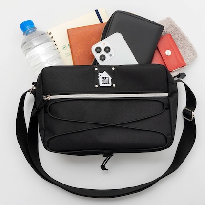 からあげクン ショルダーバッグ BOOK feat. JAM HOME MADE 〈ローソン・HMV限定〉