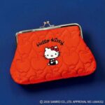 ハローキティ リンゴ柄にときめく刺しゅう入りがま口ポーチ