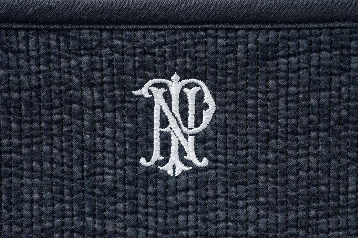 VERY×ピオヌンナル お守りポーチ (3層マルチフラットポーチ)